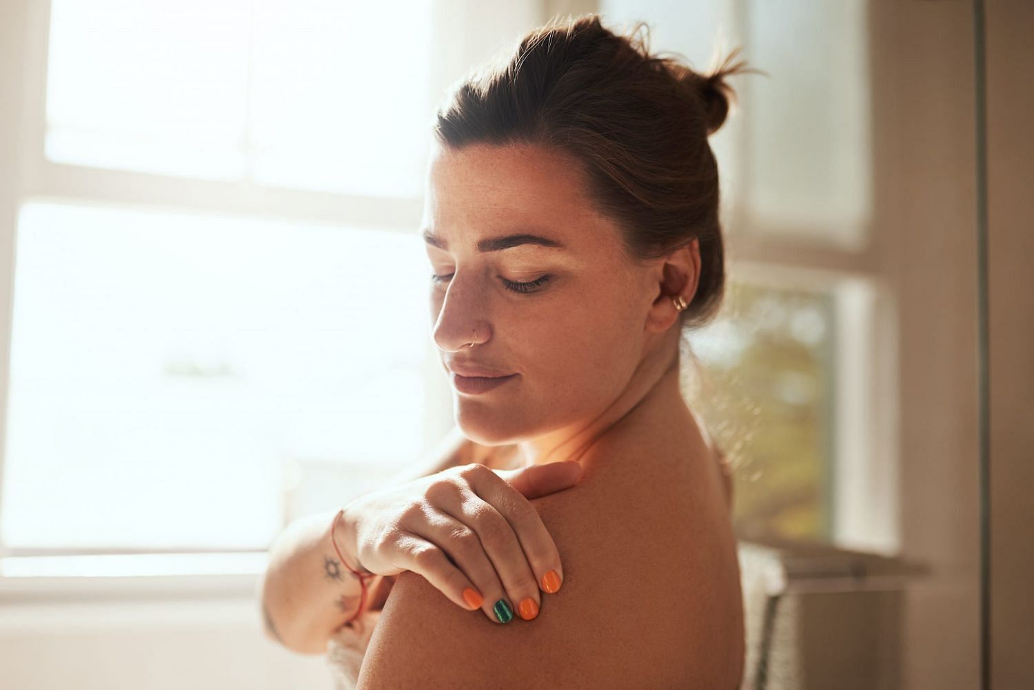 Nourished and moisturized skin (Image via Getty Images)